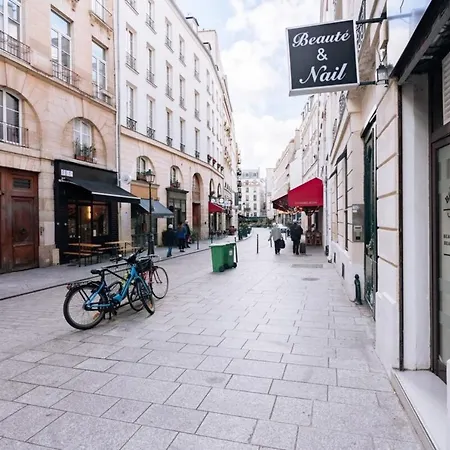 Urban & Stylish Republique! Apartment
