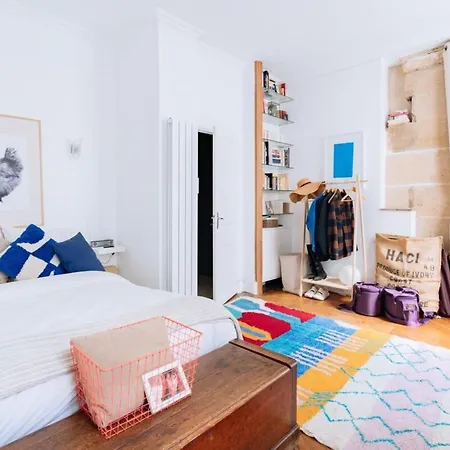 Urban & Stylish Republique! Apartment
