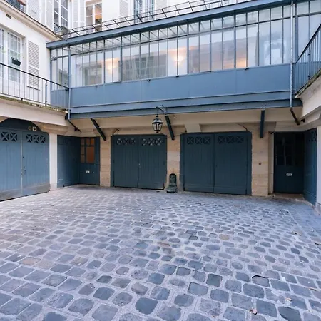 Urban & Stylish Republique! * Paris